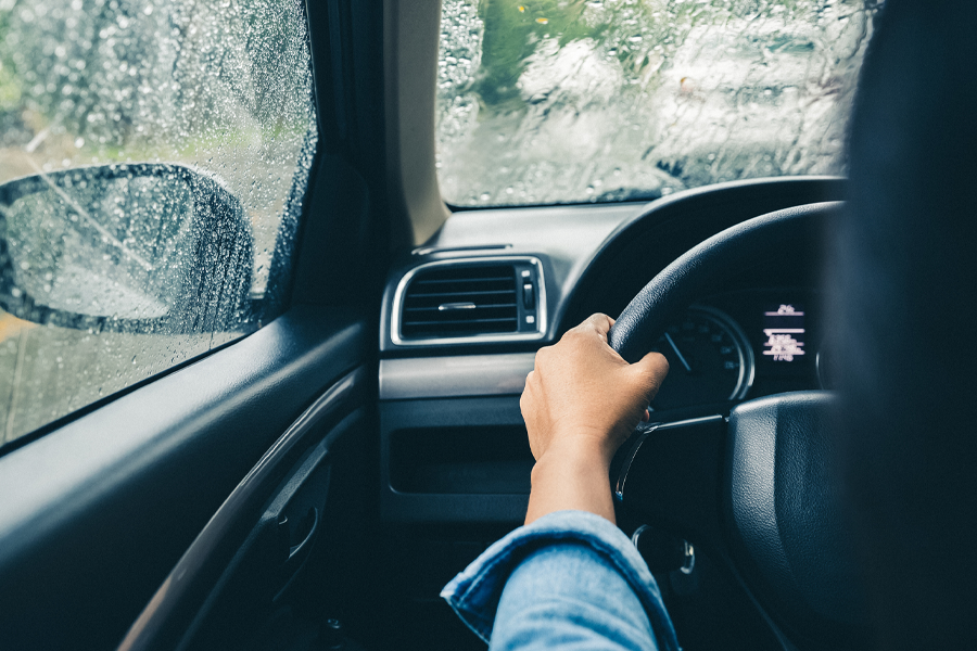 Conduzir com chuva: dicas de segurança